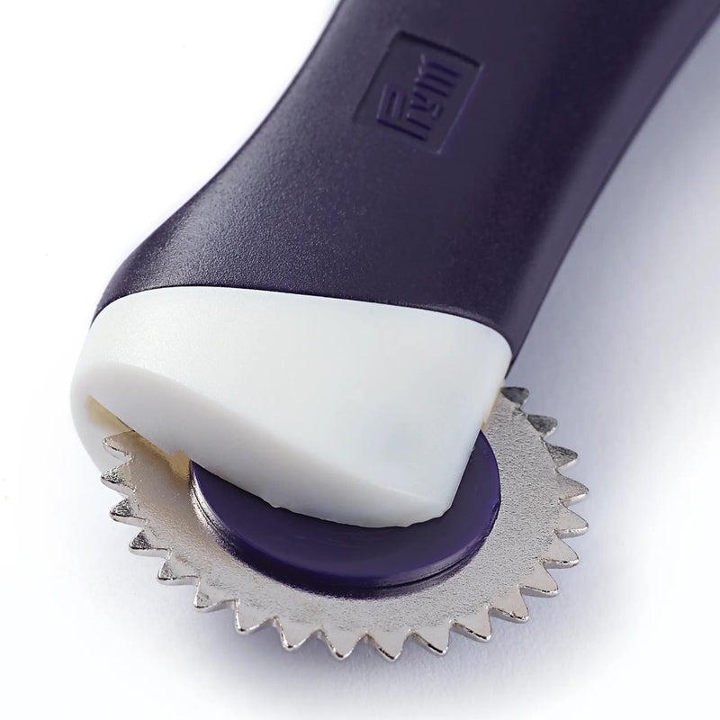 PRYM 610940 | Toothed Edge Ergonomic Tracing Wheel - Image 3
